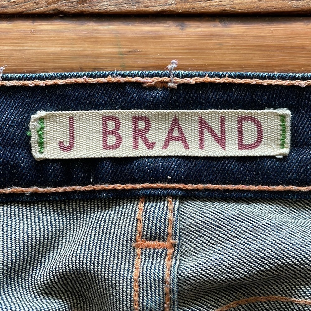 EUC J BRAND sz26 cropped “the skinny” Jeans in “”ink” excellent condition! - Picture 3 of 7